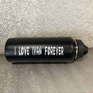 Insulated water bottle 32 oz straw lid